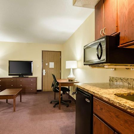 קולבי Comfort Inn מראה חיצוני תמונה