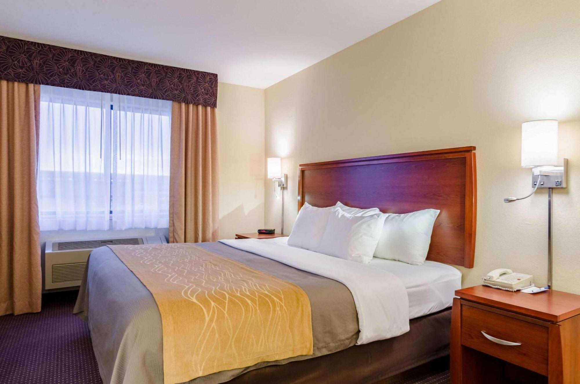 קולבי Comfort Inn מראה חיצוני תמונה