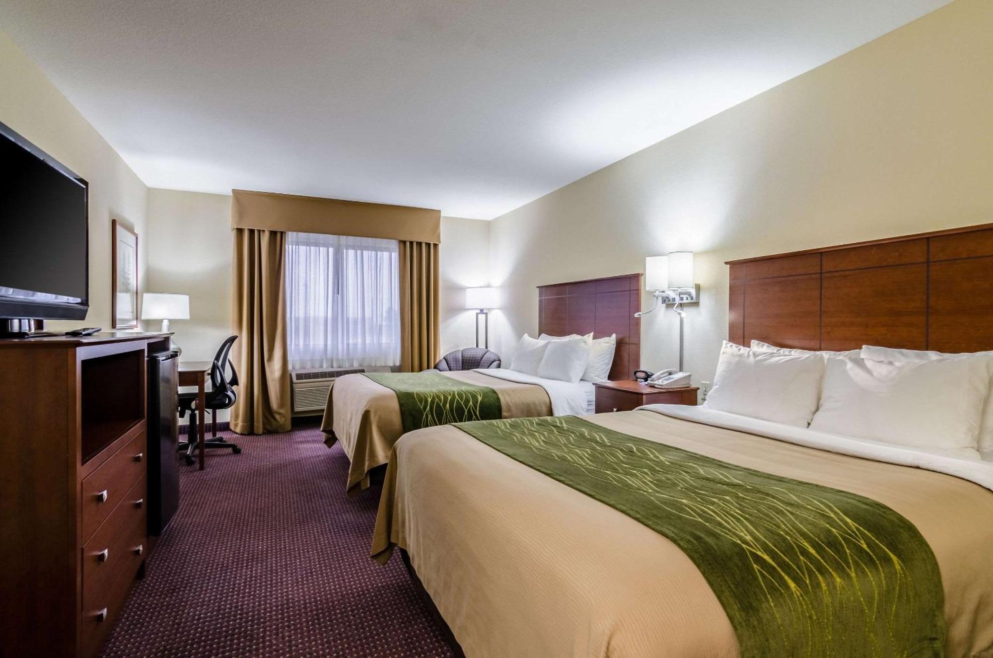 קולבי Comfort Inn מראה חיצוני תמונה