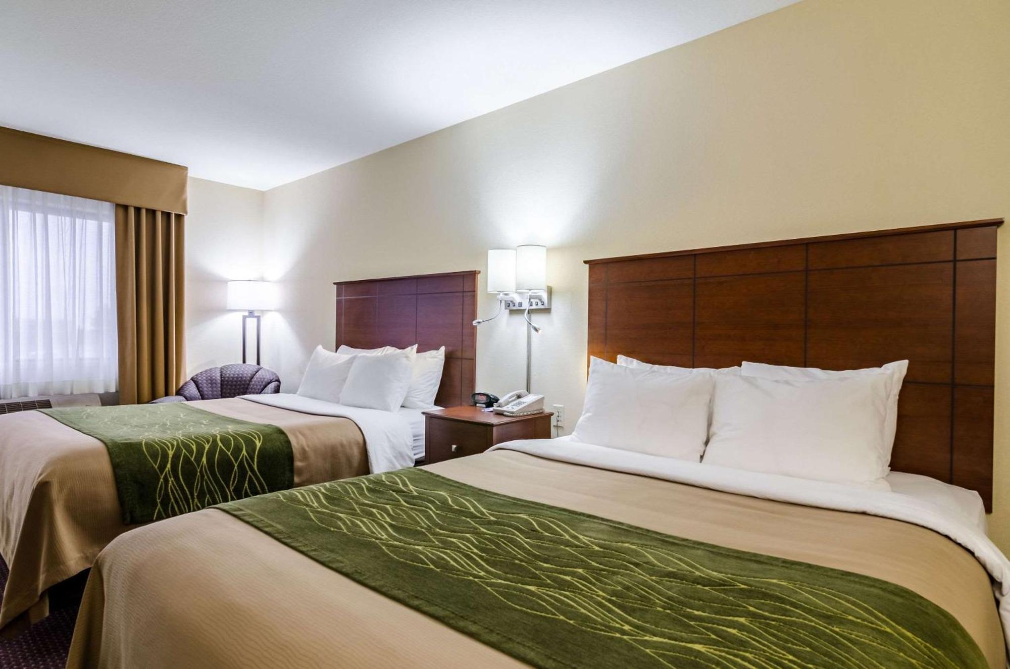 קולבי Comfort Inn מראה חיצוני תמונה