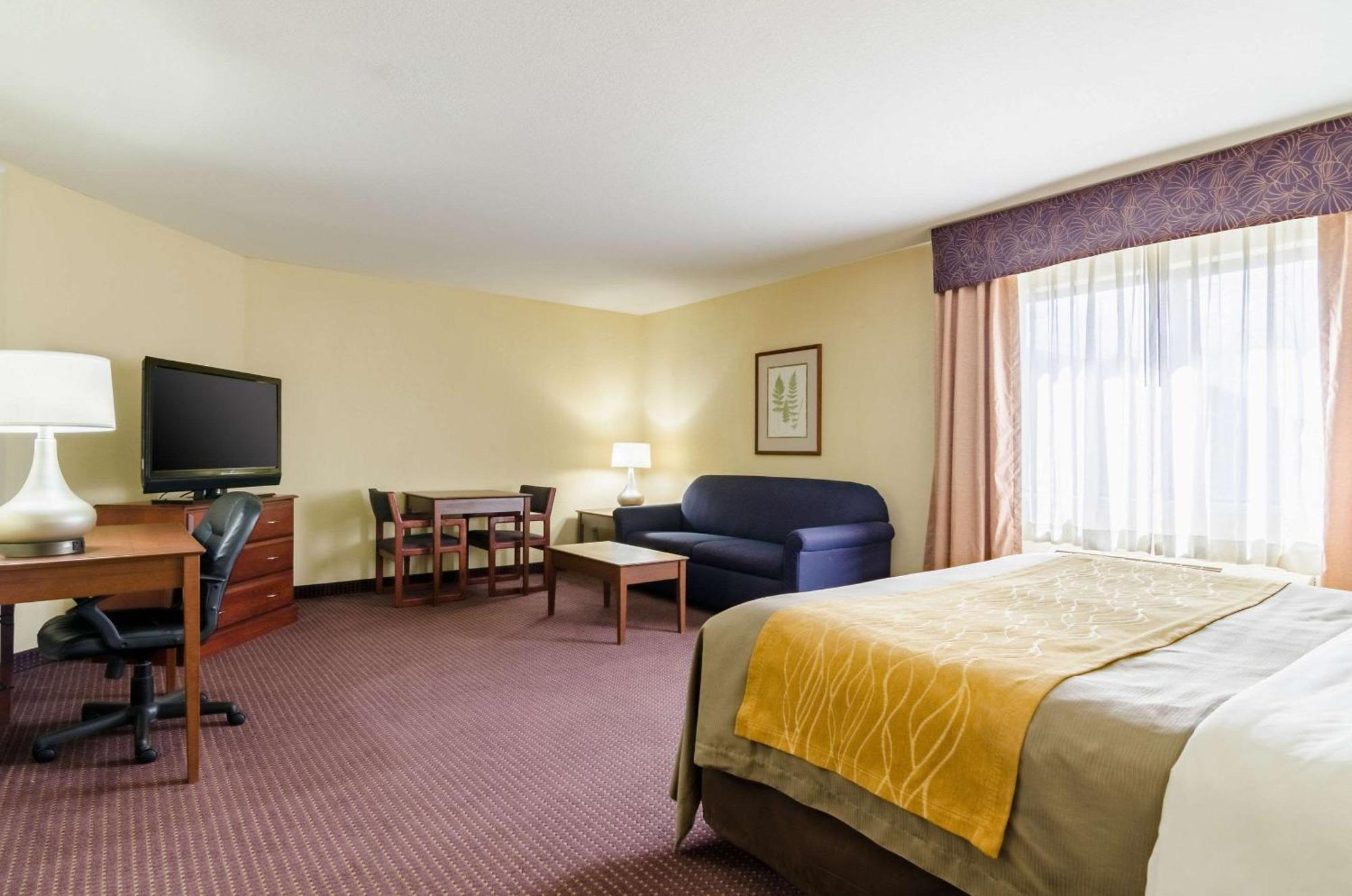 קולבי Comfort Inn מראה חיצוני תמונה