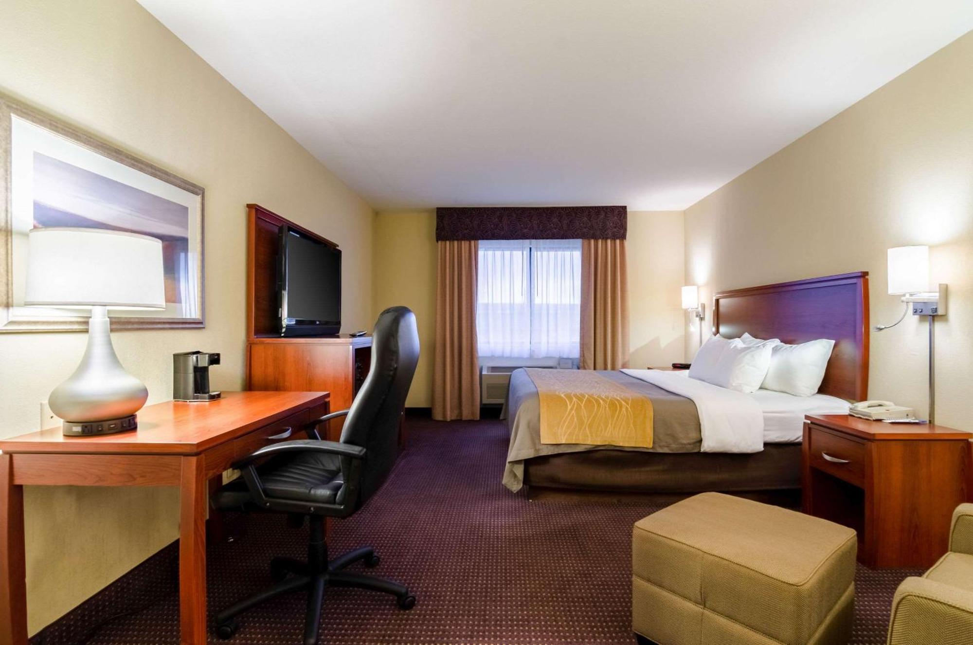 קולבי Comfort Inn מראה חיצוני תמונה