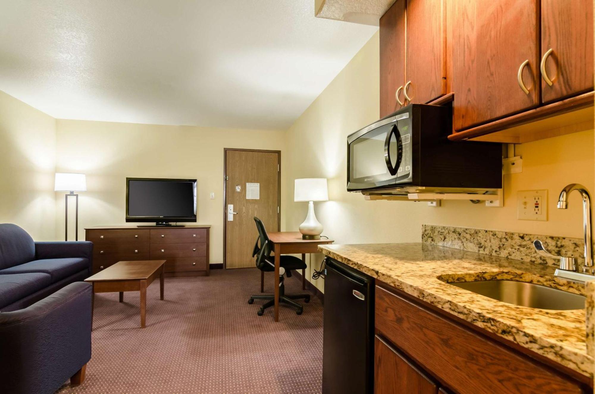קולבי Comfort Inn מראה חיצוני תמונה