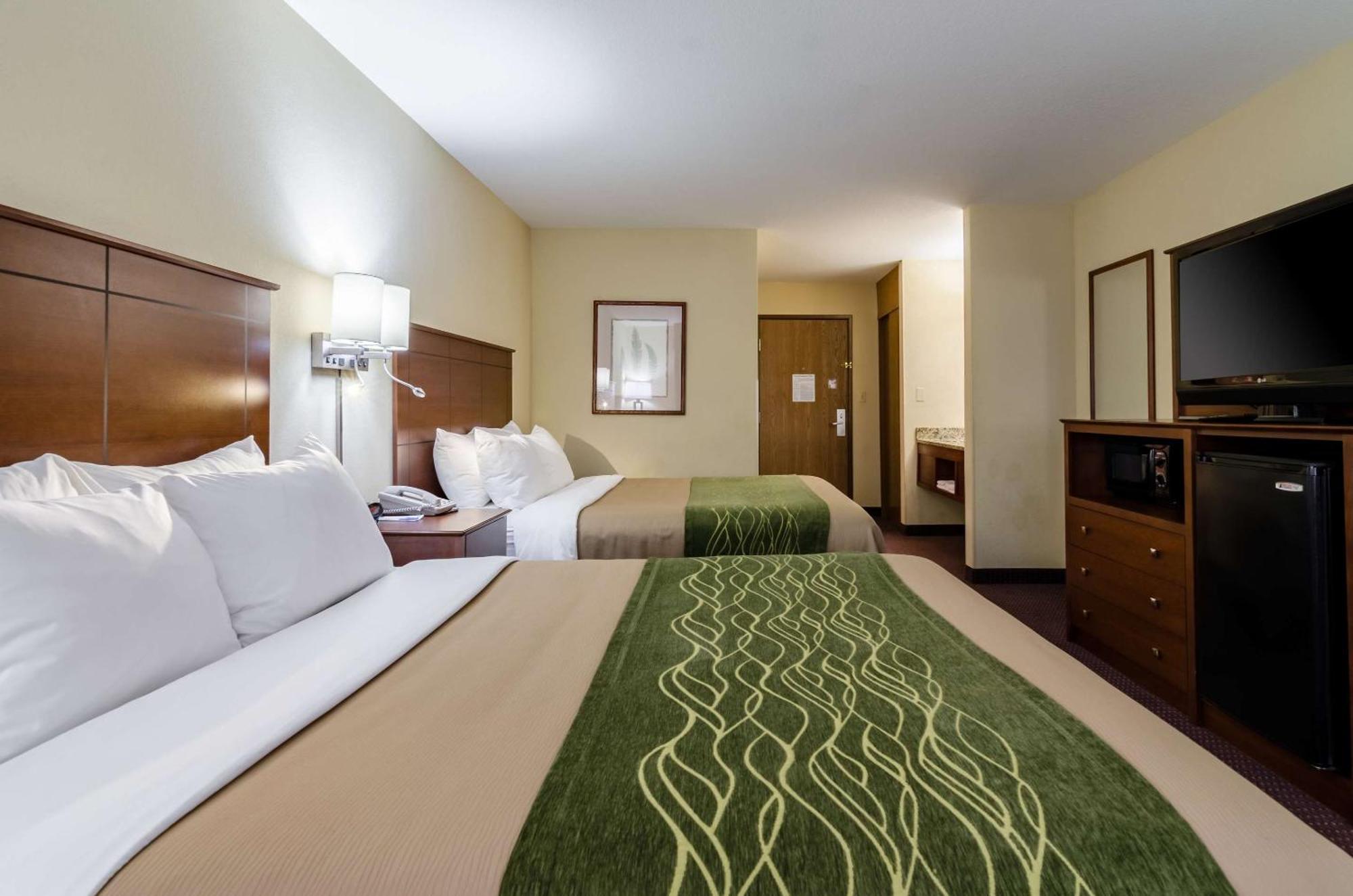 קולבי Comfort Inn מראה חיצוני תמונה